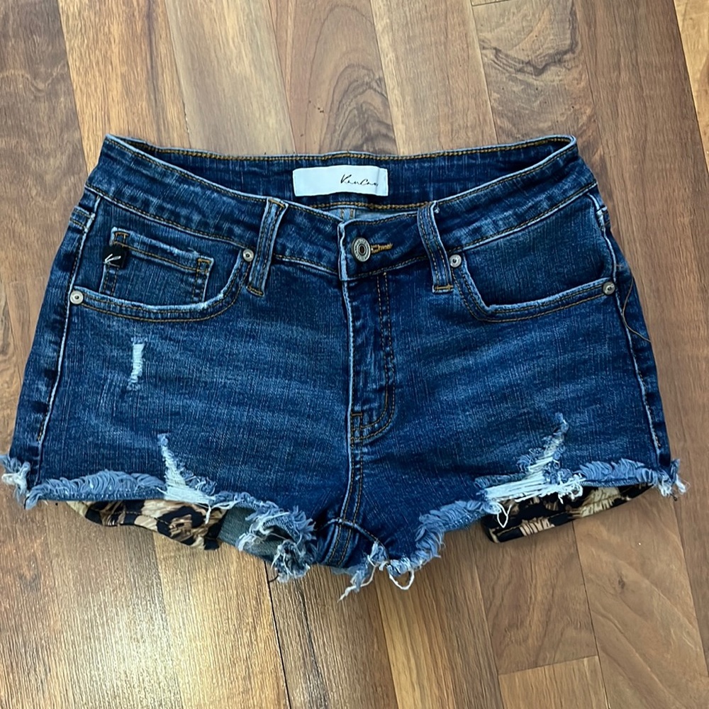 Kancan shorts with leopard print pockets